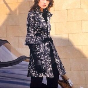 NWT Joseph Ribkoff Elegant Black and cream Women's Coat size 18 (fits 16)